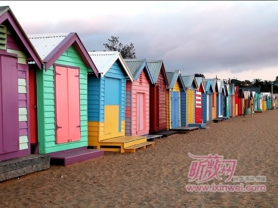 英格兰布莱顿 海滩彩虹冲洗房